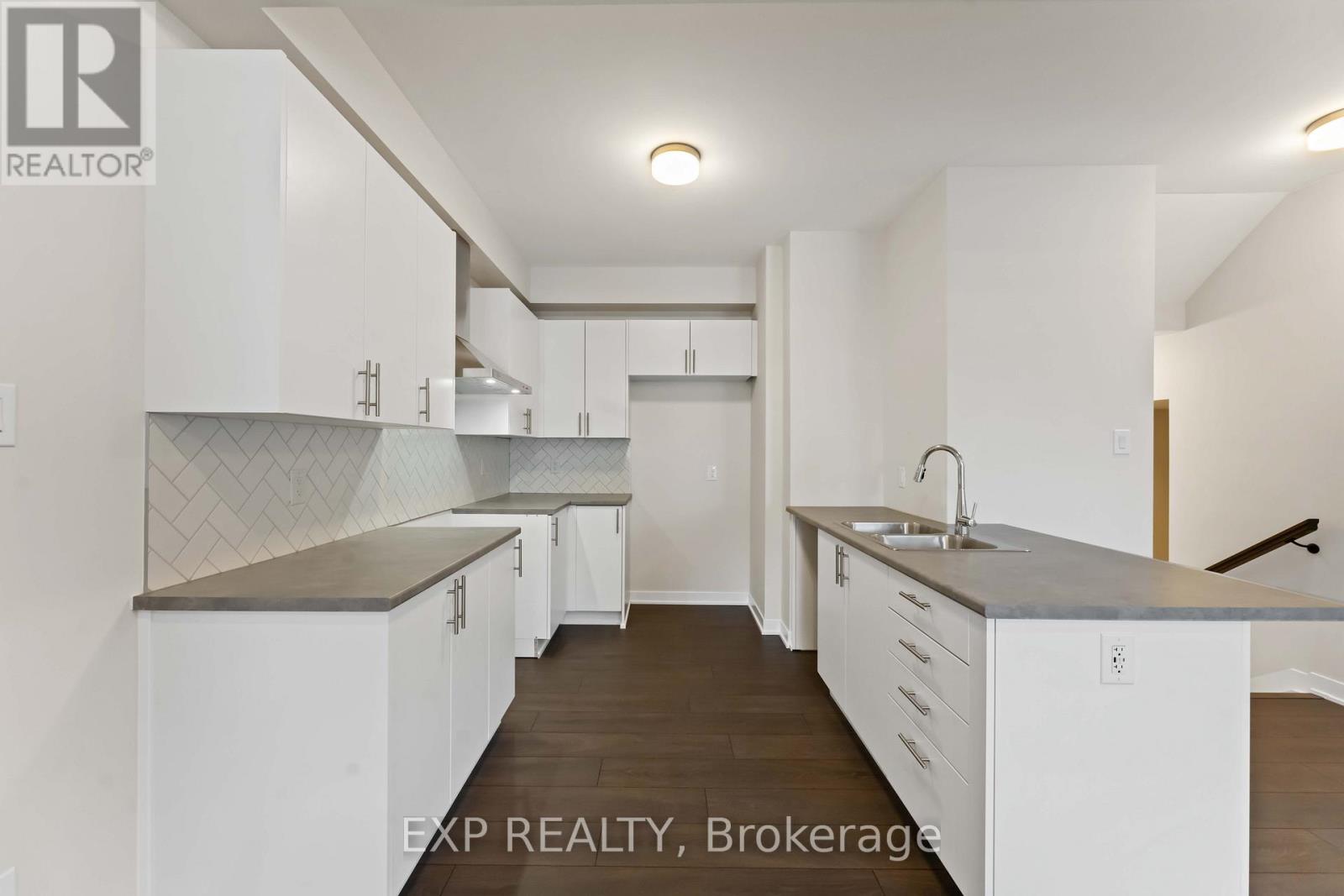 209 Speckled Alder Row, Ottawa, Ontario  K2J 7G8 - Photo 7 - X12216557