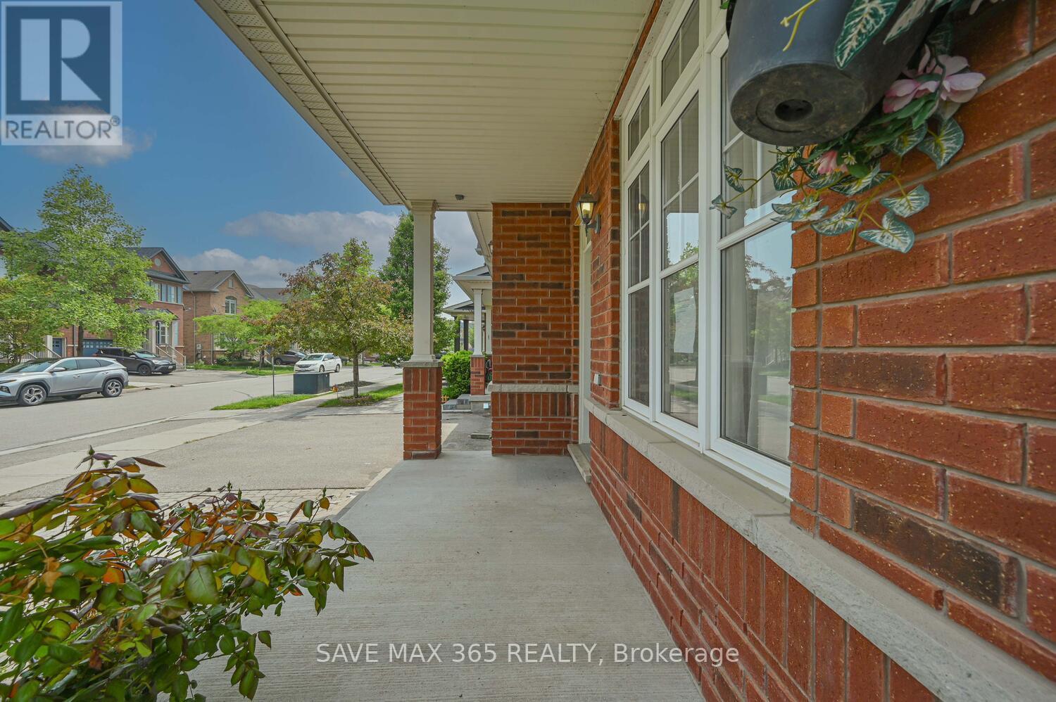 330 Giddings Crescent, Milton, Ontario  L9T 7A4 - Photo 5 - W12215980