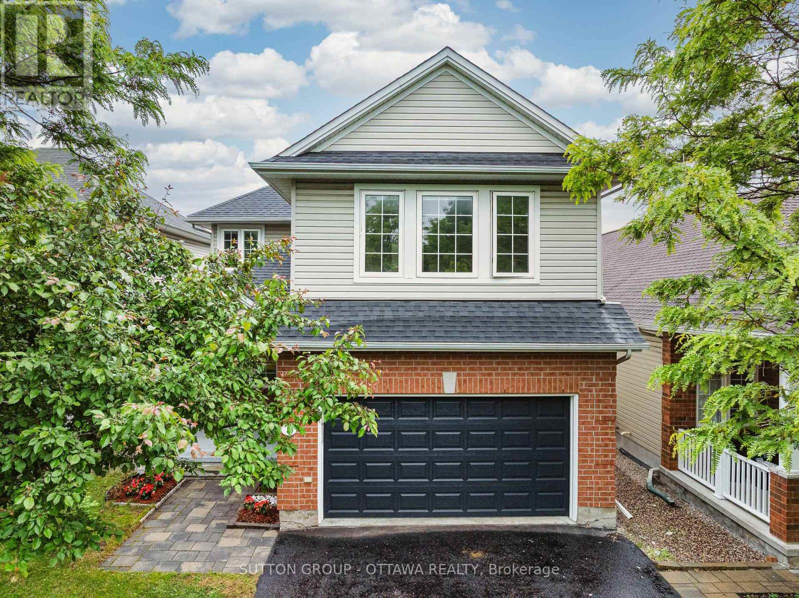 8 DUNN STREET, Ottawa, Ontario