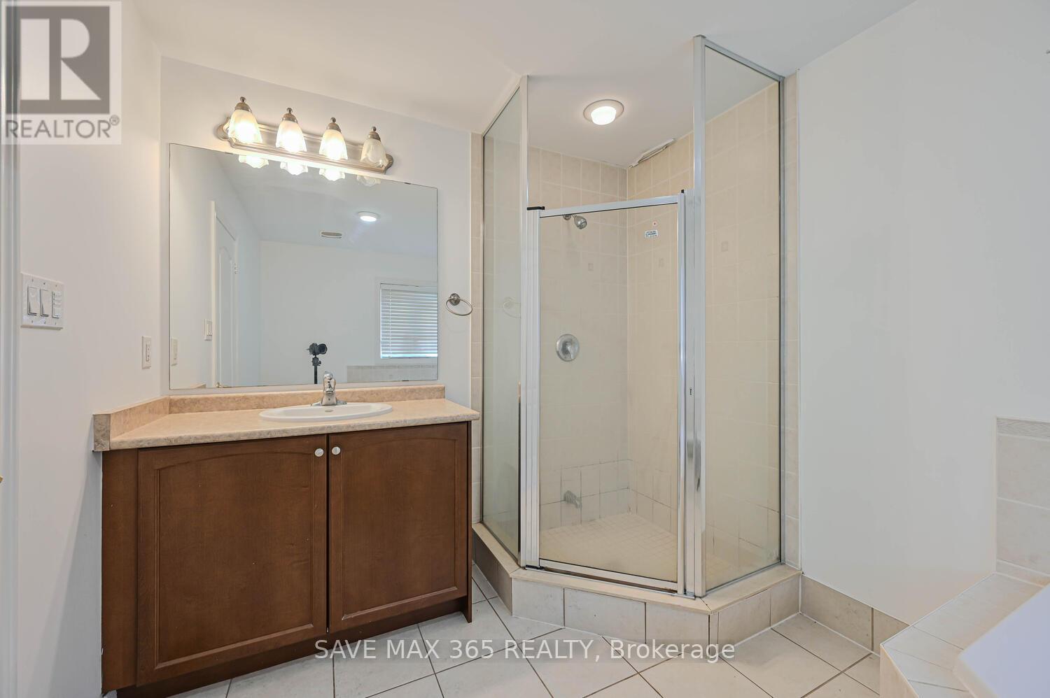 330 Giddings Crescent, Milton, Ontario  L9T 7A4 - Photo 36 - W12215980