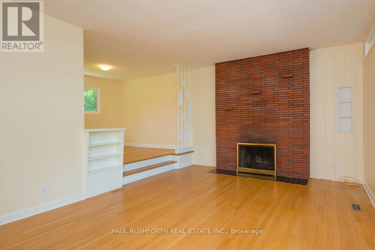 25 Wren Road, Ottawa, Ontario  K1J 7H5 - Photo 6 - X12216578