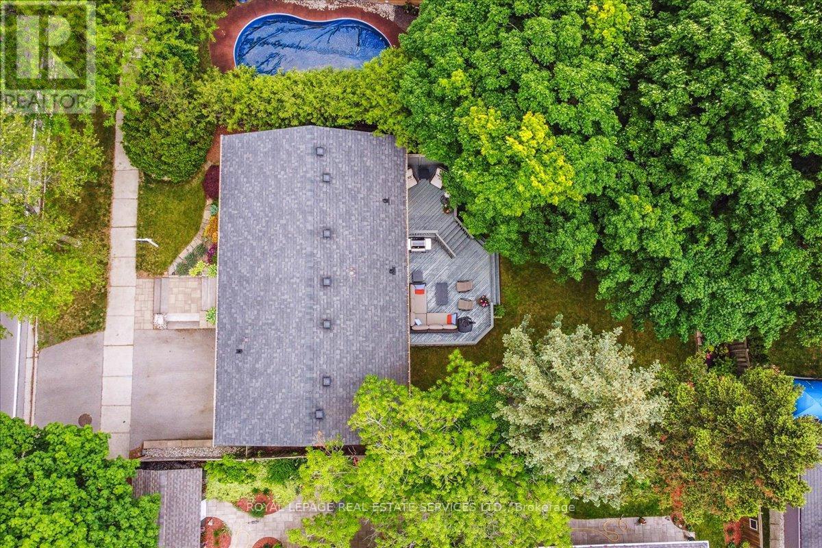 2250 Dunedin Road, Oakville (Fd Ford), Ontario  L6J 5V5 - Photo 43 - W12215985