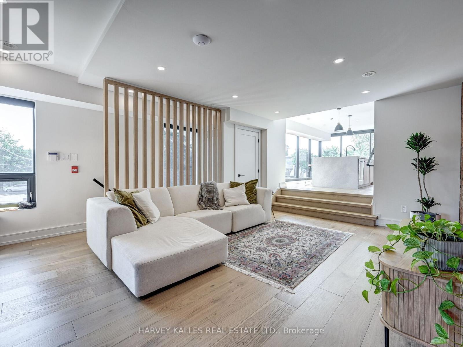Upper - 885 Dundas Street W, Toronto, Ontario  M6J 1B9 - Photo 5 - C12216159