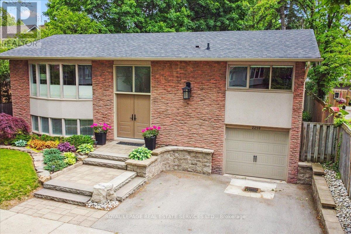 2250 Dunedin Road, Oakville (Fd Ford), Ontario  L6J 5V5 - Photo 44 - W12215985