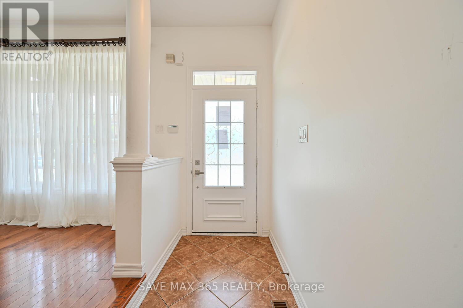 330 Giddings Crescent, Milton, Ontario  L9T 7A4 - Photo 7 - W12215980