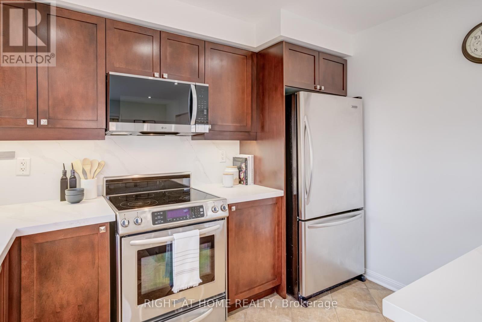 664 Scott Boulevard, Milton, Ontario  L9T 0P3 - Photo 16 - W12215992