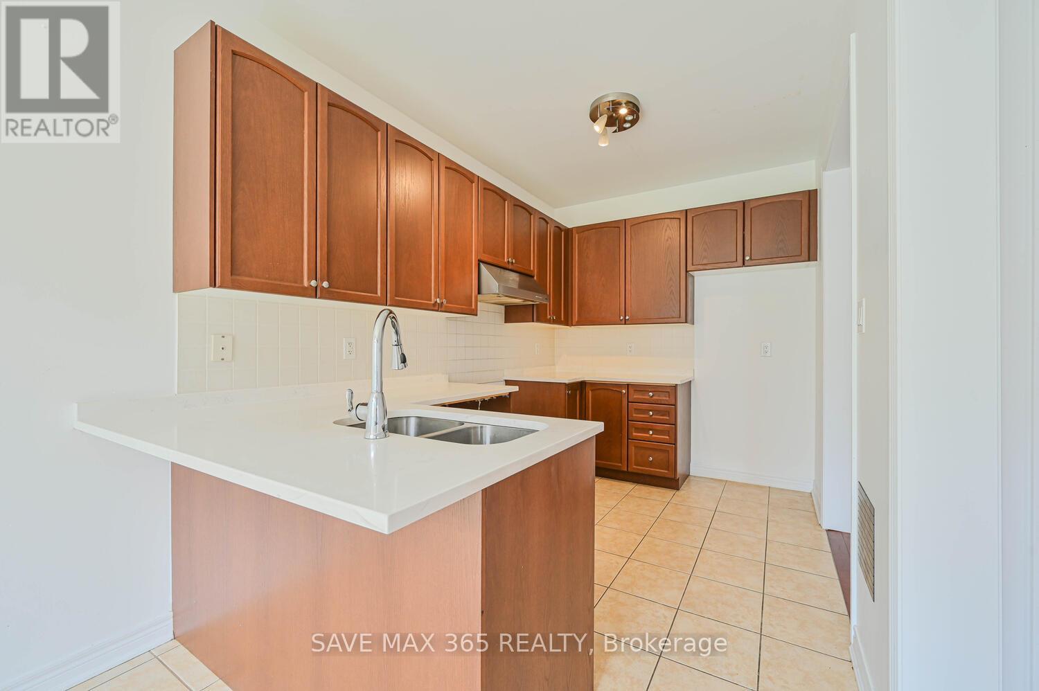 330 Giddings Crescent, Milton, Ontario  L9T 7A4 - Photo 19 - W12215980