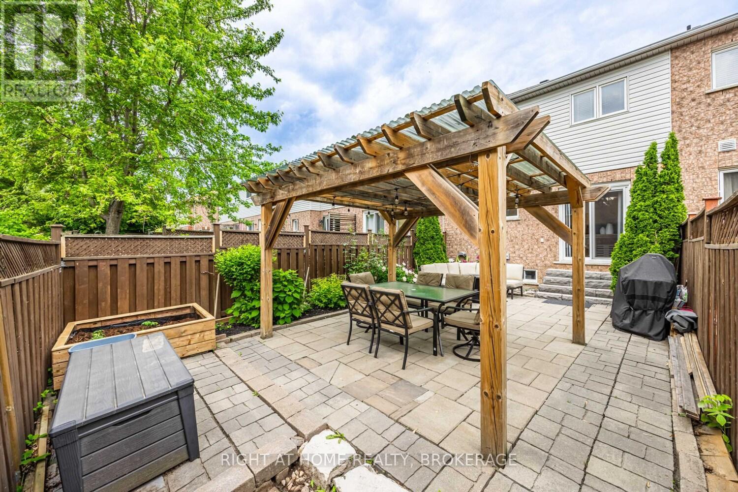 4020 Berton Avenue, Burlington (Rose), Ontario  L7M 4M6 - Photo 31 - W12215987