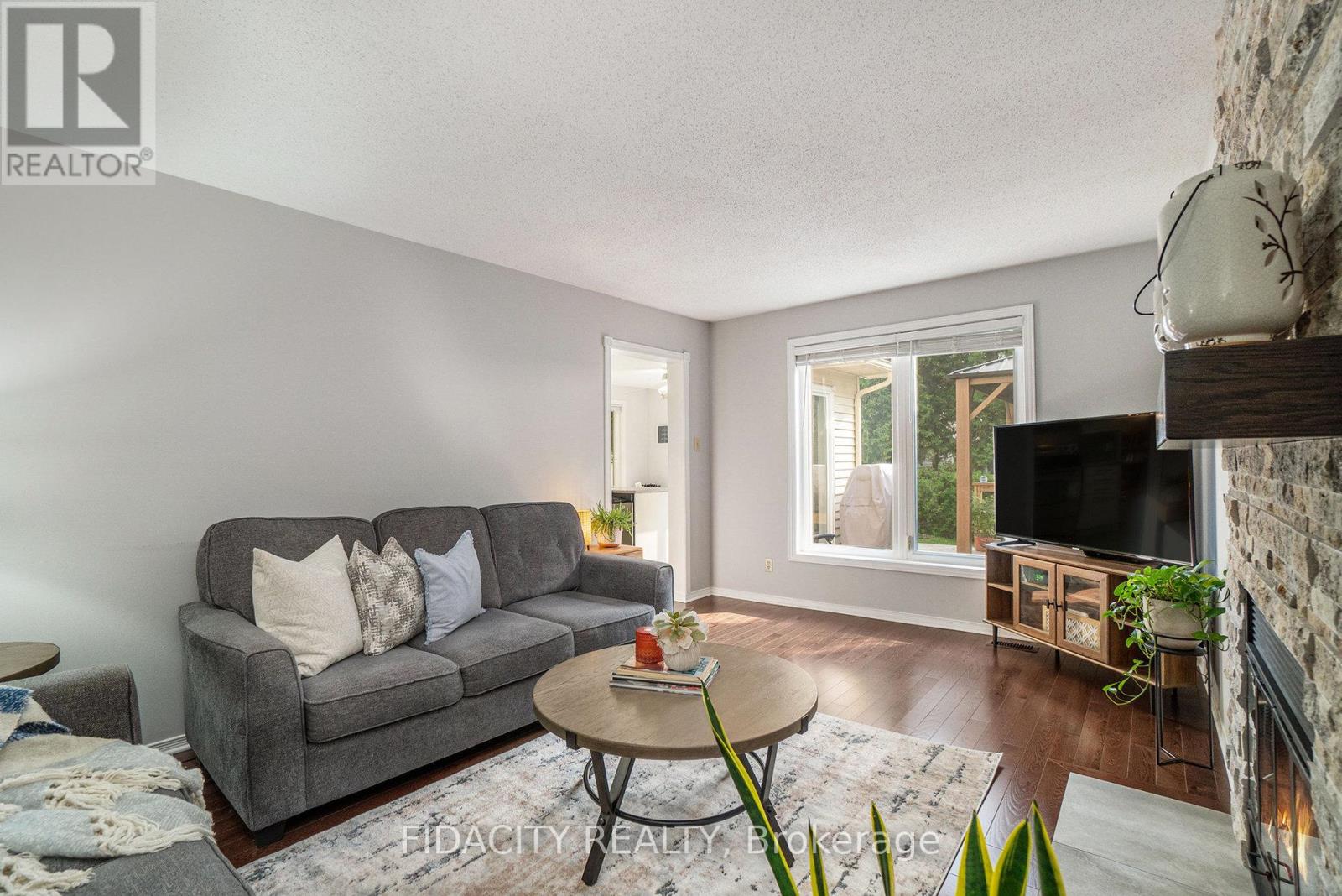17 Albury Crescent, Ottawa, Ontario  K2S 1G7 - Photo 15 - X12216613