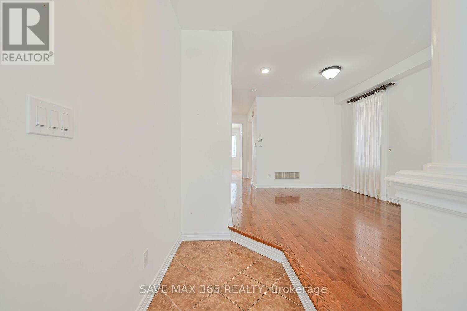 330 Giddings Crescent, Milton, Ontario  L9T 7A4 - Photo 8 - W12215980