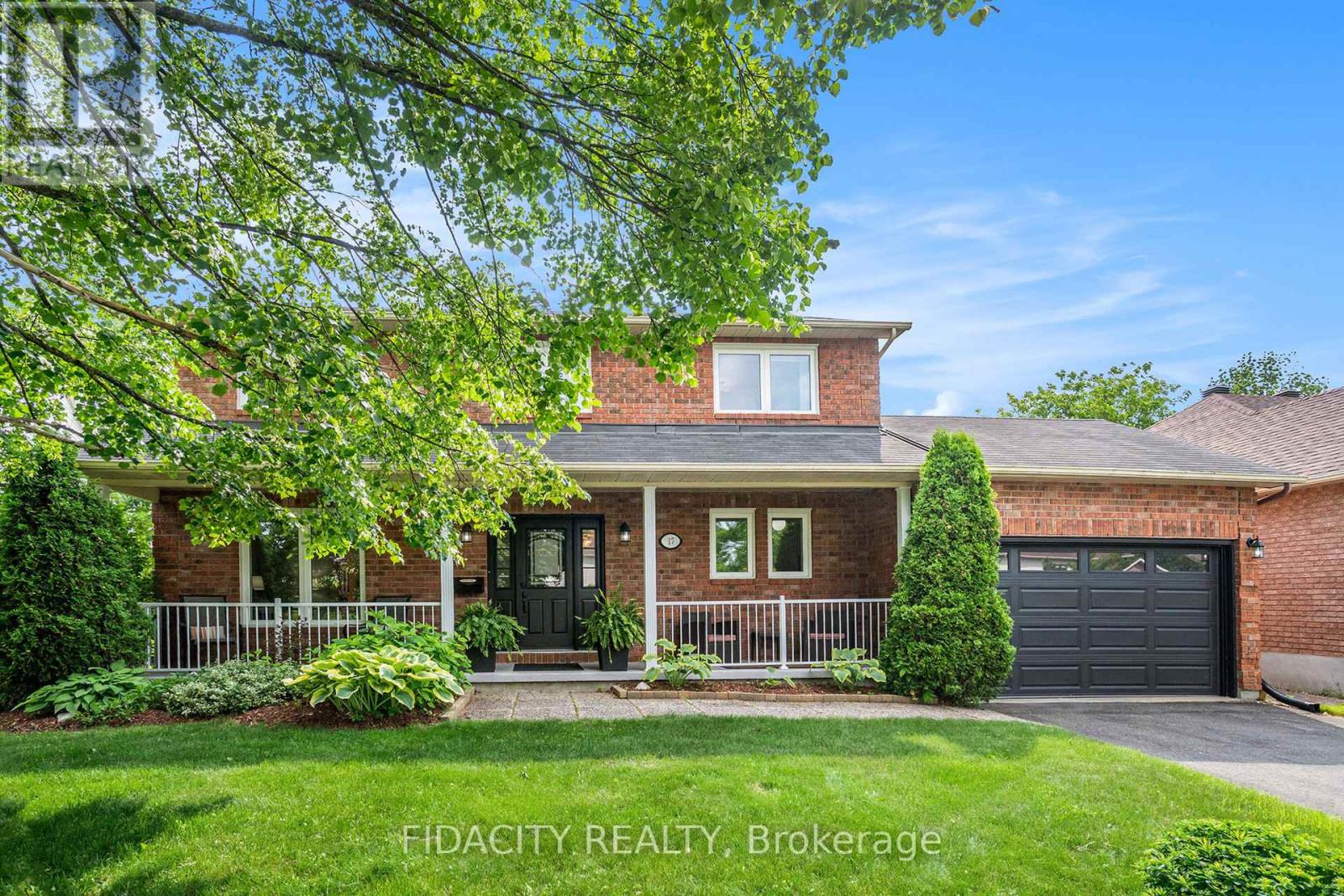 17 Albury Crescent, Ottawa, Ontario  K2S 1G7 - Photo 2 - X12216613