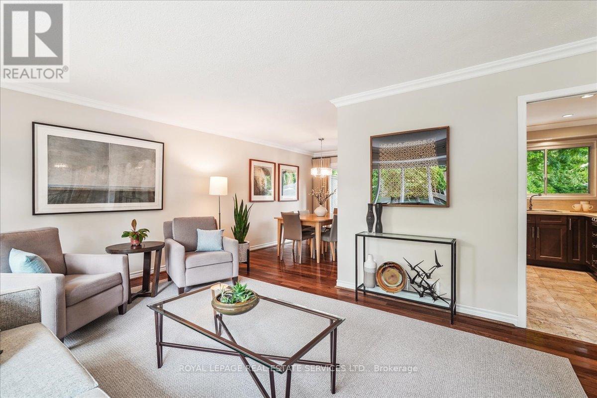 2250 Dunedin Road, Oakville (Fd Ford), Ontario  L6J 5V5 - Photo 8 - W12215985