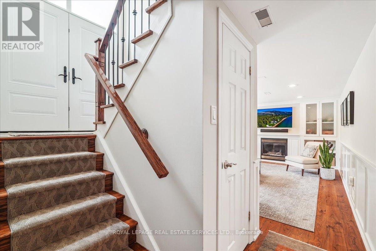2250 Dunedin Road, Oakville (Fd Ford), Ontario  L6J 5V5 - Photo 23 - W12215985
