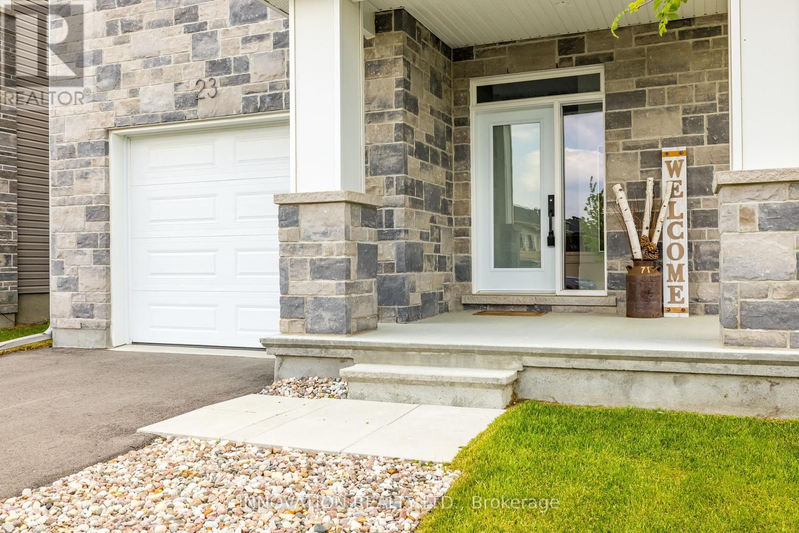 23 Mac Beattie Drive, Arnprior, Ontario  K7S 0J3 - Photo 3 - X12216638