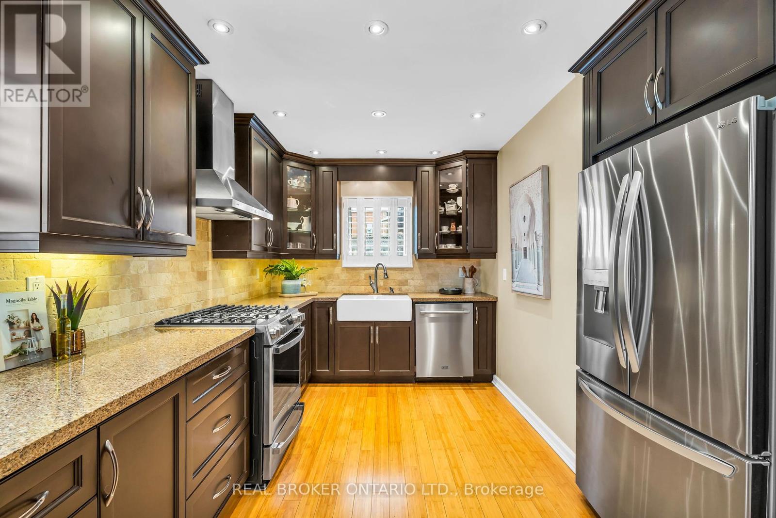 18 Mansfield Street, Brampton (Central Park), Ontario  L6S 2Y4 - Photo 11 - W12216021