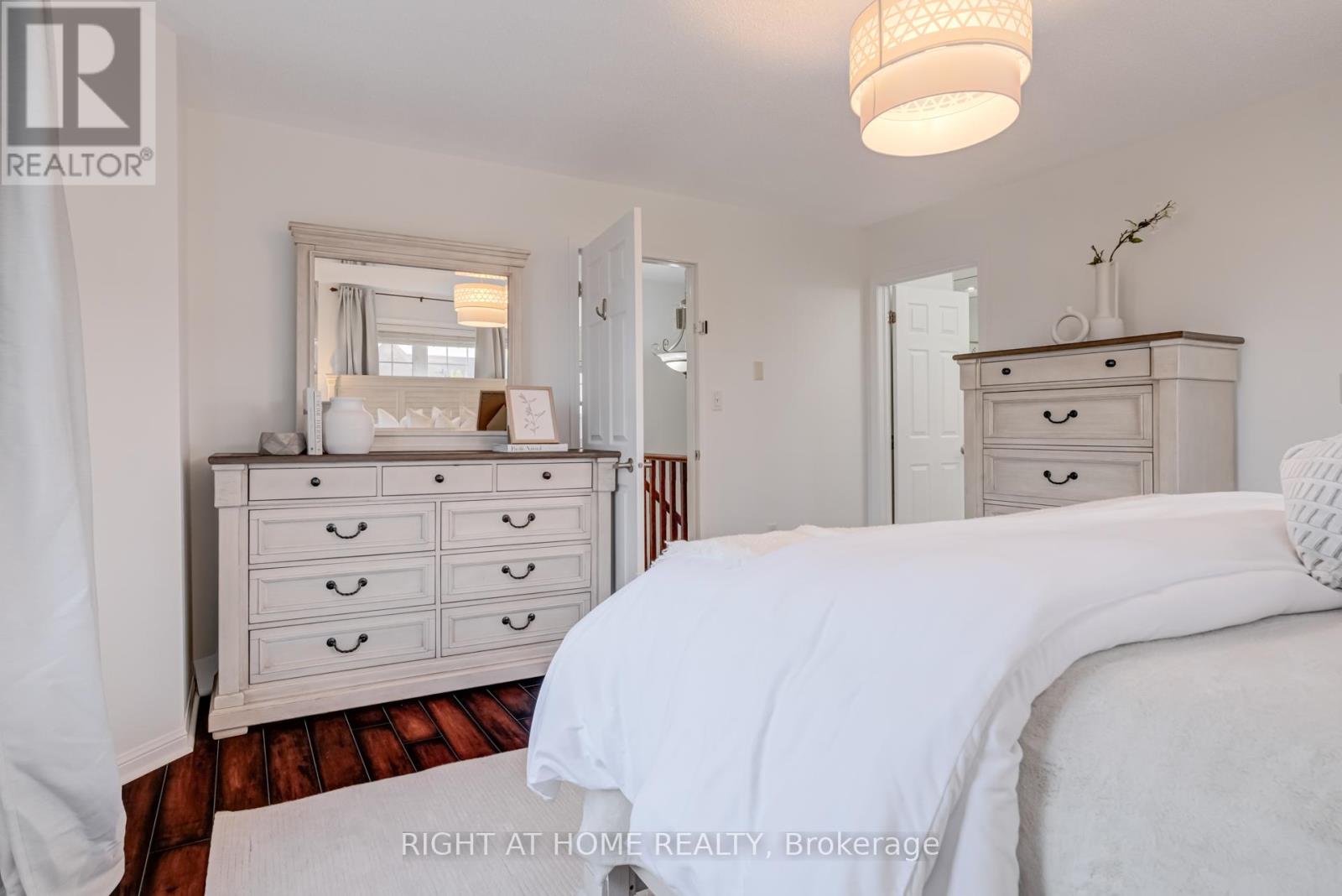 664 Scott Boulevard, Milton, Ontario  L9T 0P3 - Photo 34 - W12215992