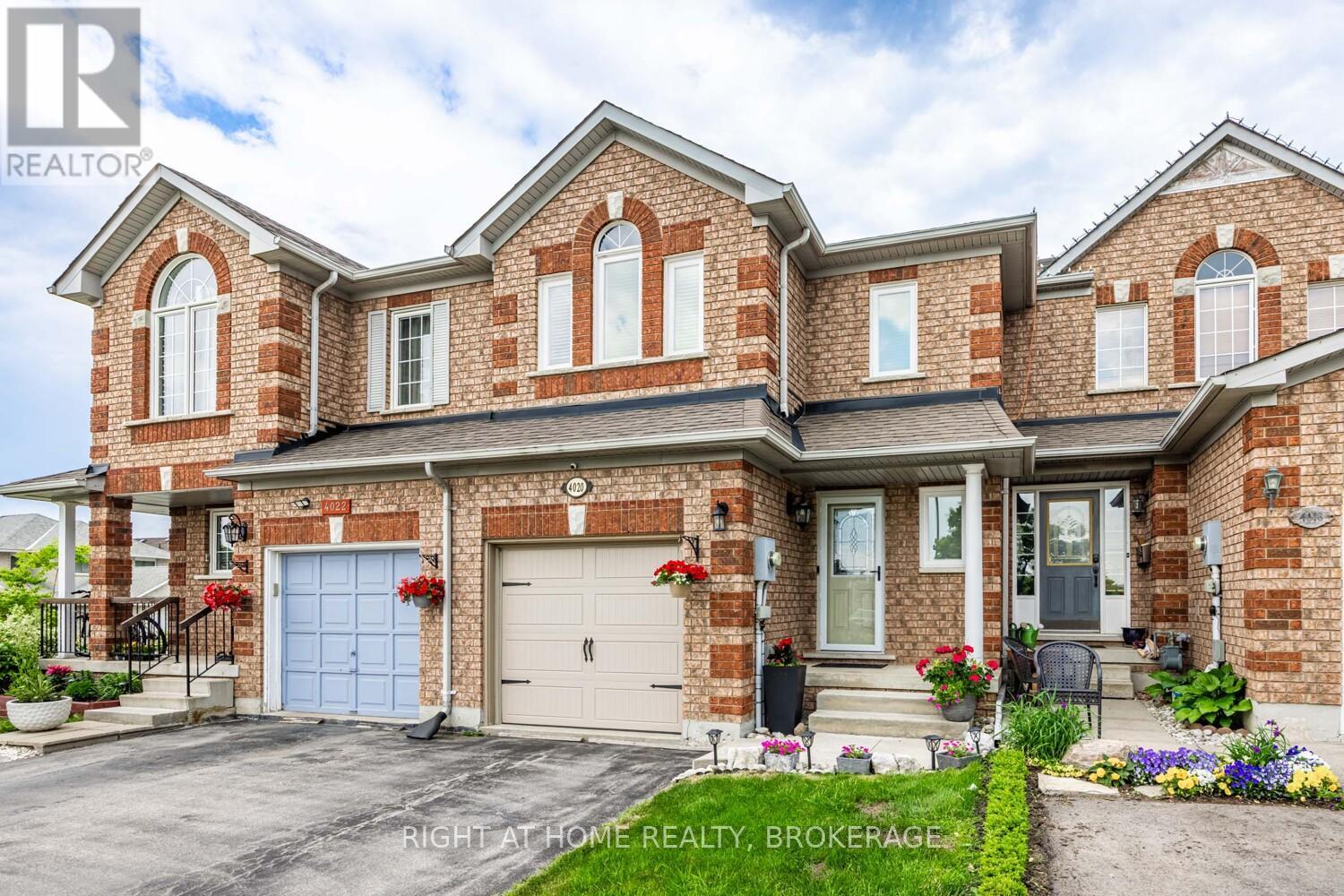 4020 Berton Avenue, Burlington (Rose), Ontario  L7M 4M6 - Photo 2 - W12215987