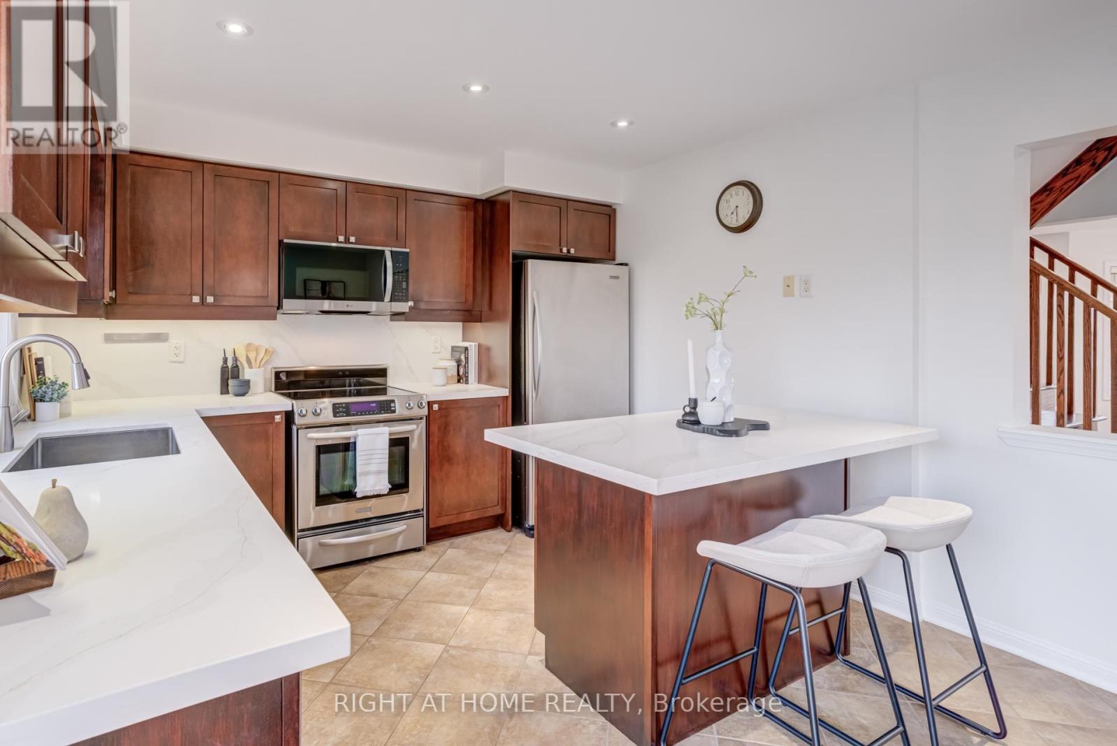 664 Scott Boulevard, Milton, Ontario  L9T 0P3 - Photo 19 - W12215992