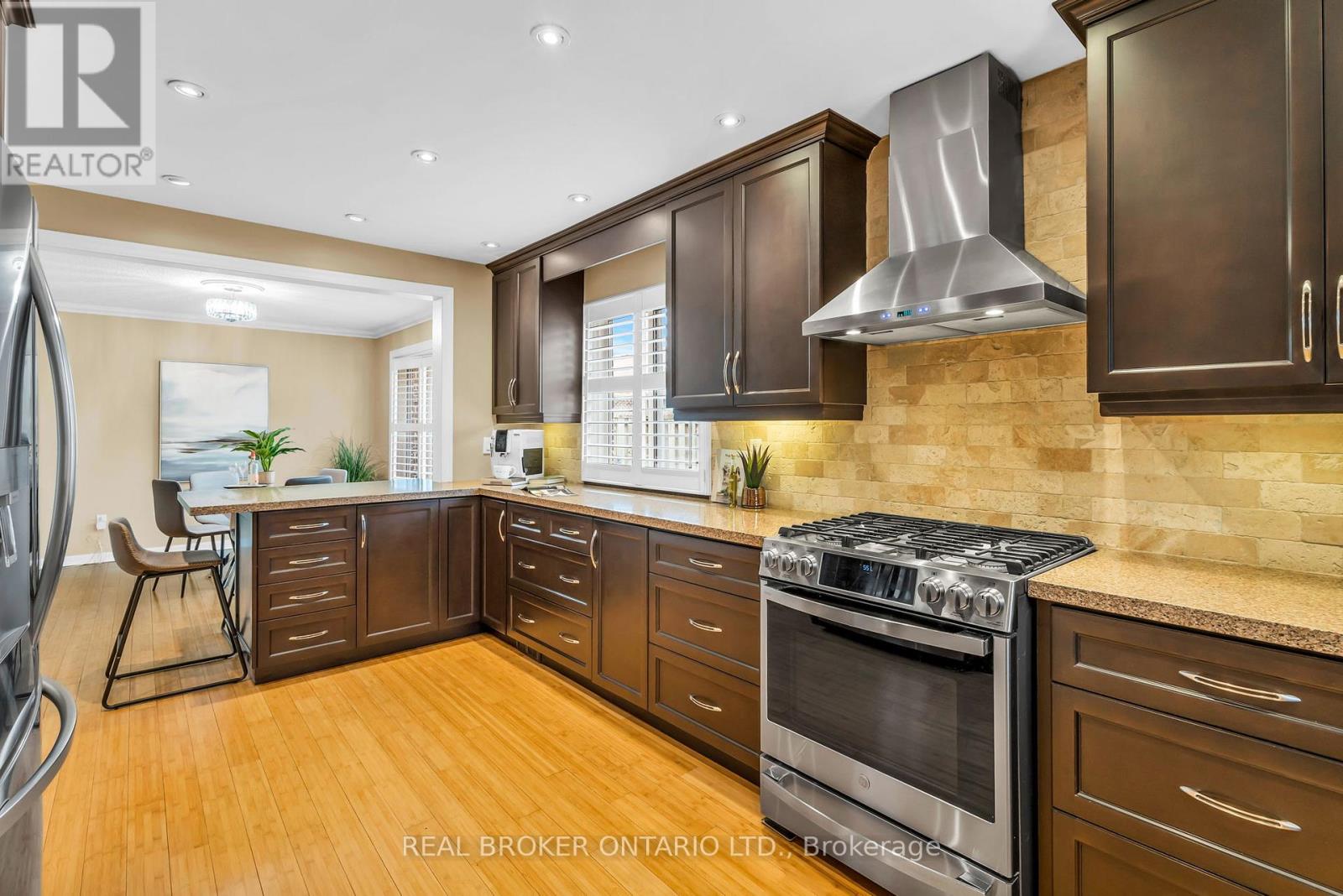 18 Mansfield Street, Brampton (Central Park), Ontario  L6S 2Y4 - Photo 12 - W12216021