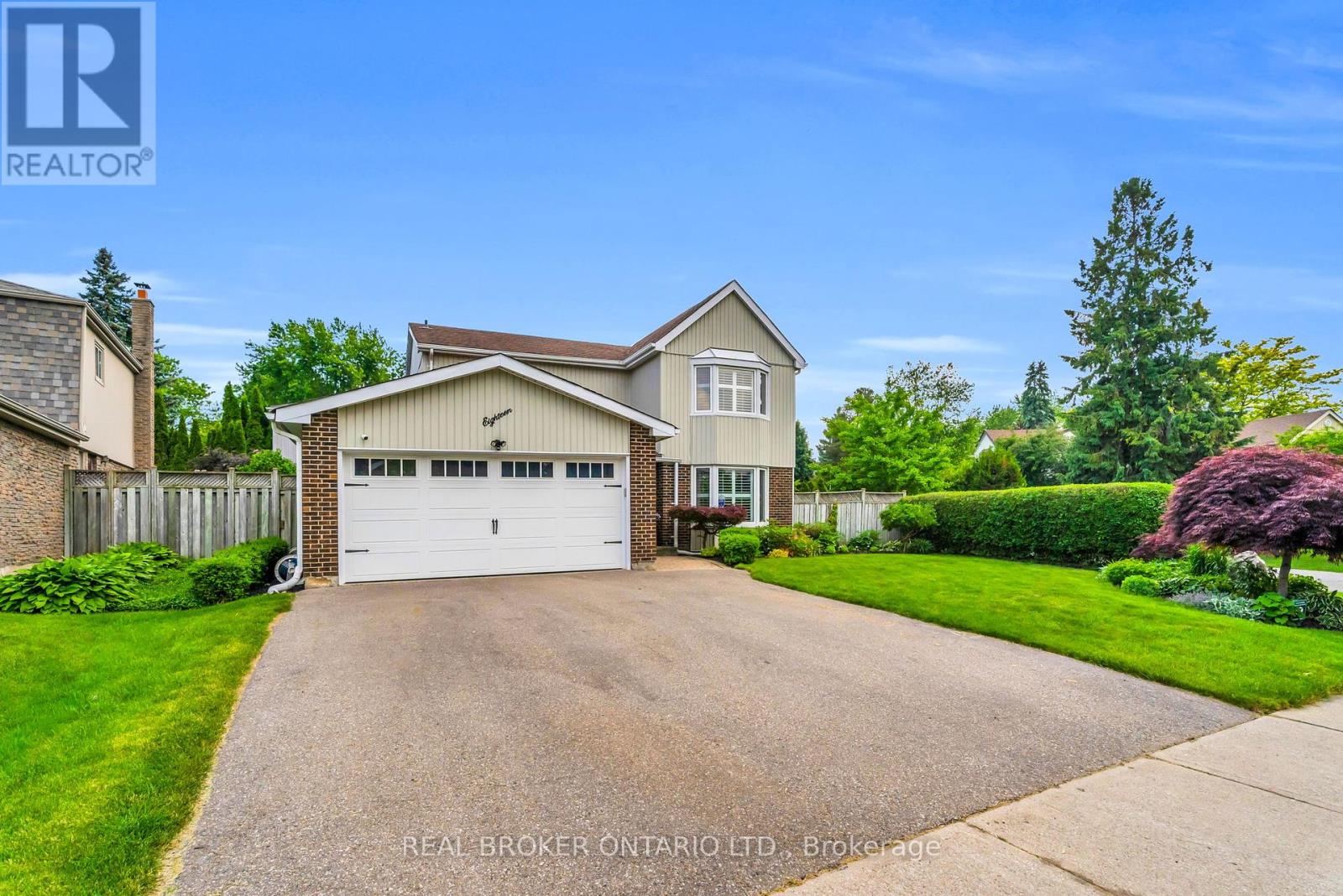 18 Mansfield Street, Brampton (Central Park), Ontario  L6S 2Y4 - Photo 2 - W12216021