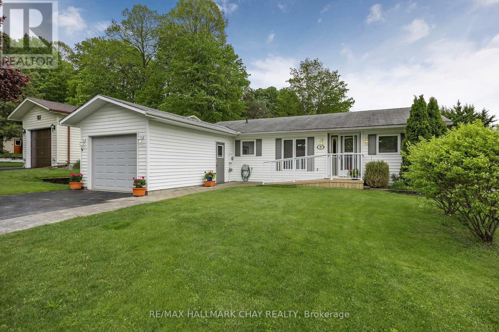 3 PINETREE COURT, New Tecumseth, Ontario