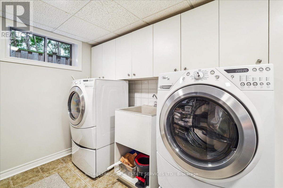 2250 Dunedin Road, Oakville (Fd Ford), Ontario  L6J 5V5 - Photo 32 - W12215985