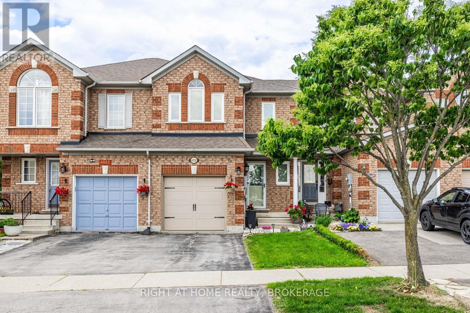4020 BERTON AVENUE, Burlington, Ontario