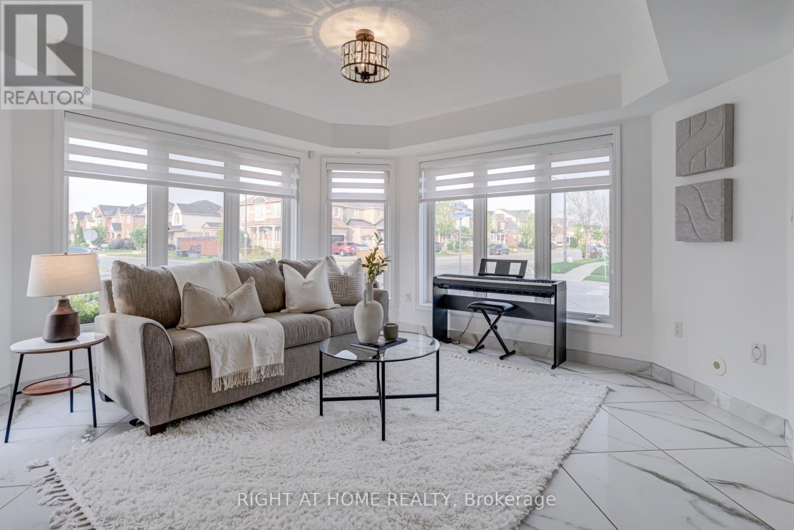 664 Scott Boulevard, Milton, Ontario  L9T 0P3 - Photo 5 - W12215992