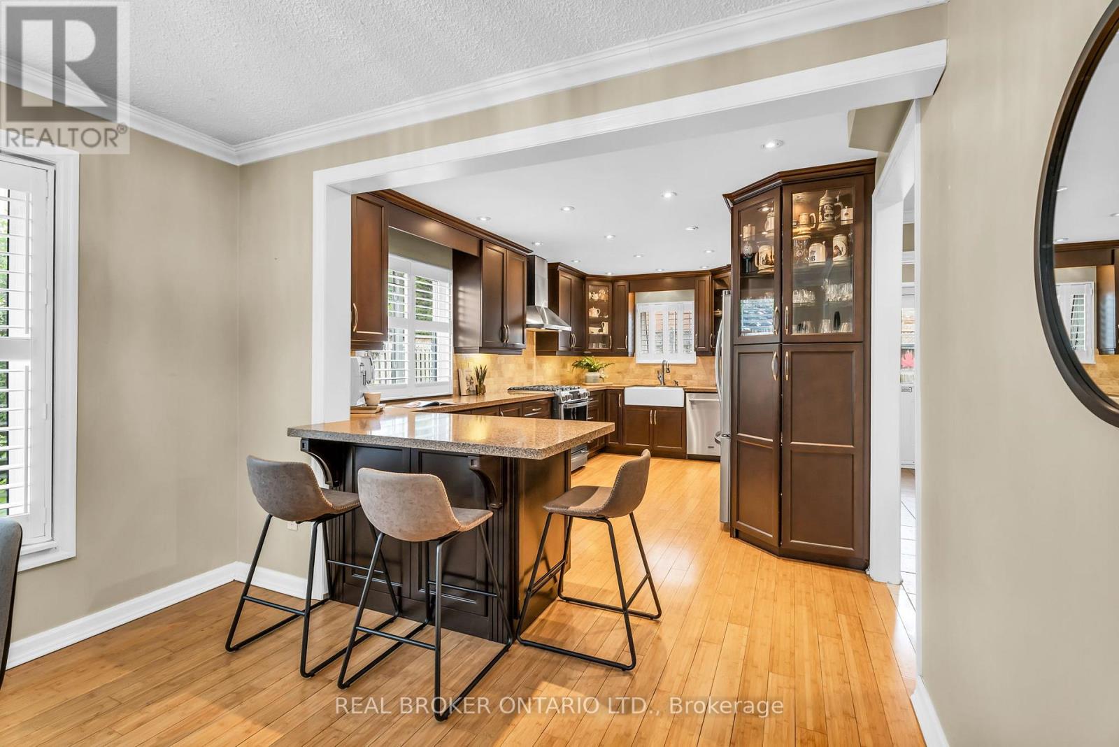 18 Mansfield Street, Brampton (Central Park), Ontario  L6S 2Y4 - Photo 7 - W12216021