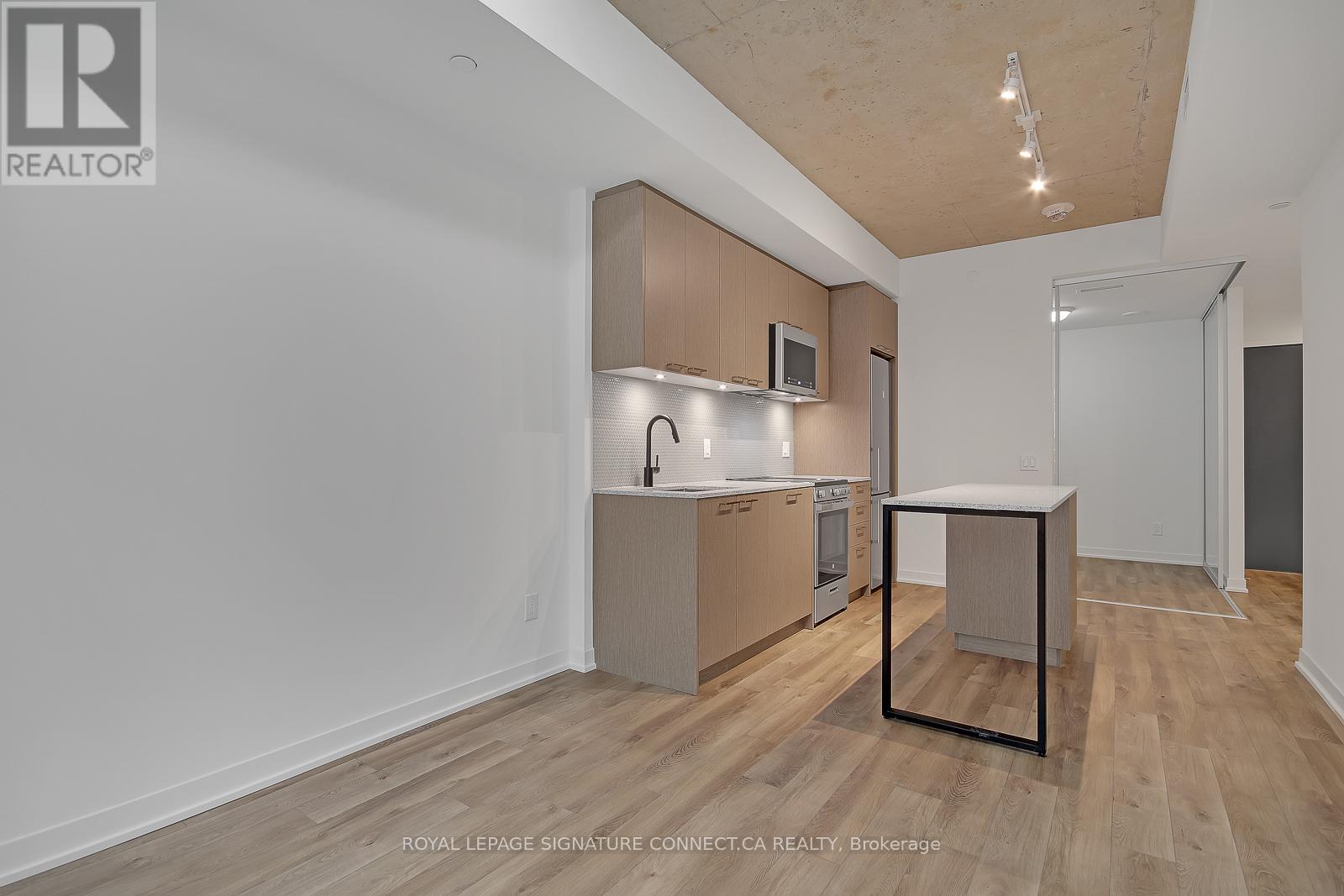 410 - 1808 St Clair Avenue W, Toronto (Weston-Pellam Park), Ontario  M6N 0C1 - Photo 21 - W12216032