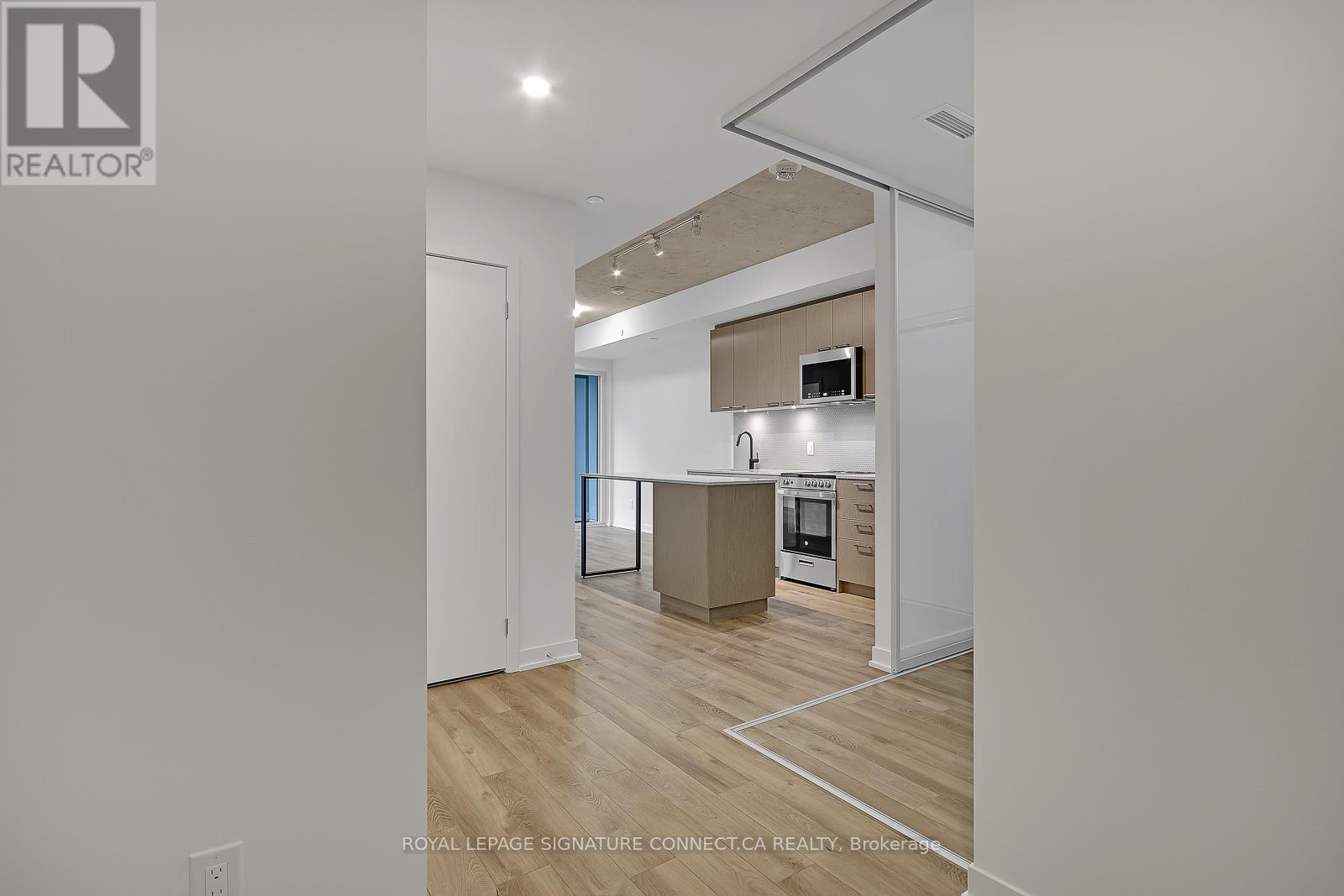 410 - 1808 St Clair Avenue W, Toronto (Weston-Pellam Park), Ontario  M6N 0C1 - Photo 2 - W12216032