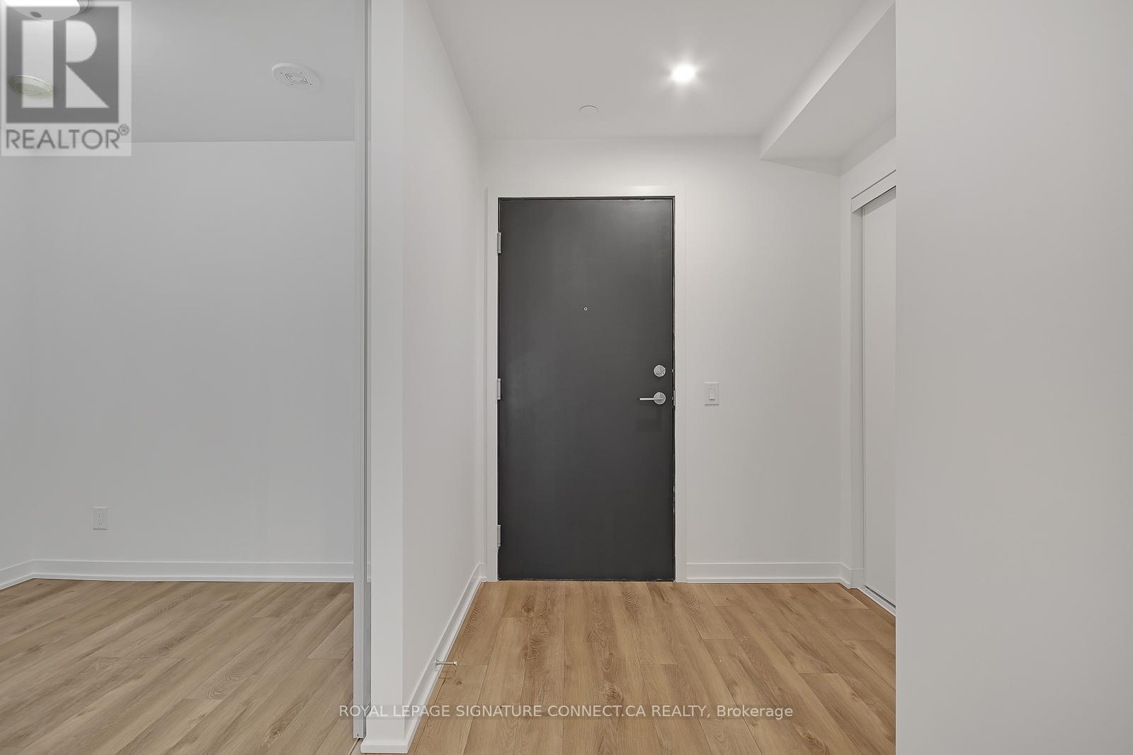 410 - 1808 St Clair Avenue W, Toronto (Weston-Pellam Park), Ontario  M6N 0C1 - Photo 3 - W12216032