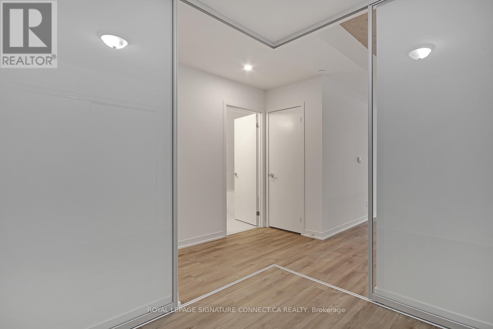 410 - 1808 St Clair Avenue W, Toronto (Weston-Pellam Park), Ontario  M6N 0C1 - Photo 6 - W12216032