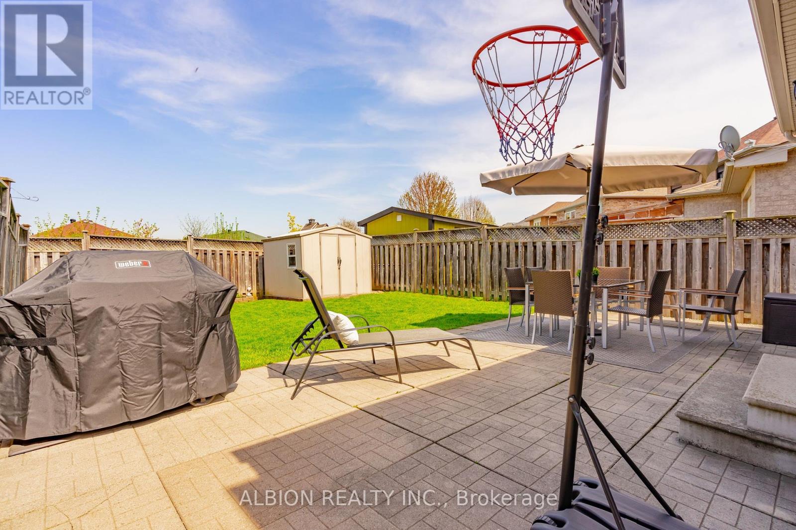 40 Emily Carr Crescent, Caledon, Ontario  L7E 2K9 - Photo 35 - W12216044