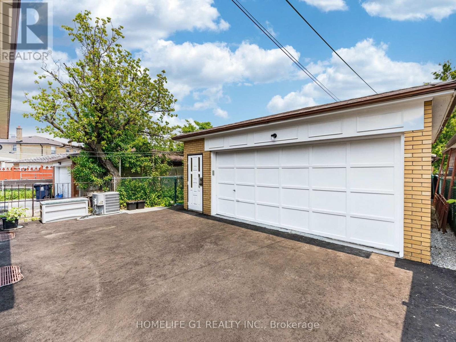 43 Fernando Road, Toronto, Ontario  M9M 2P7 - Photo 37 - W12200450