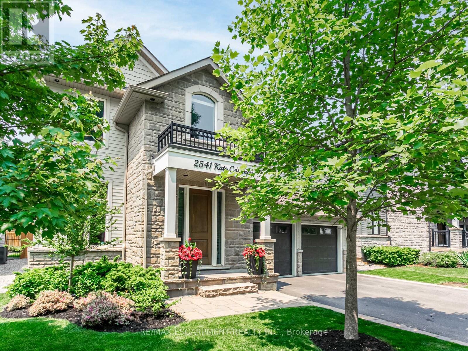 2541 Kate Common, Oakville, Ontario  L6L 0E9 - Photo 3 - W12212862
