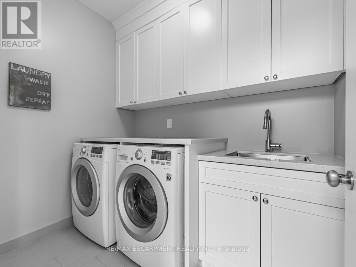 2541 Kate Common, Oakville, Ontario  L6L 0E9 - Photo 32 - W12212862