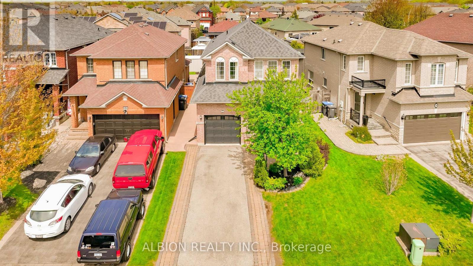 40 Emily Carr Crescent, Caledon, Ontario  L7E 2K9 - Photo 40 - W12216044