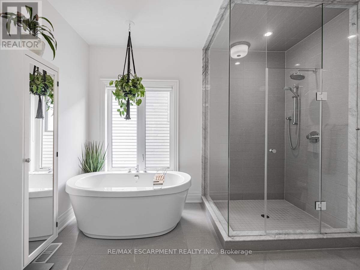 2541 Kate Common, Oakville, Ontario  L6L 0E9 - Photo 25 - W12212862