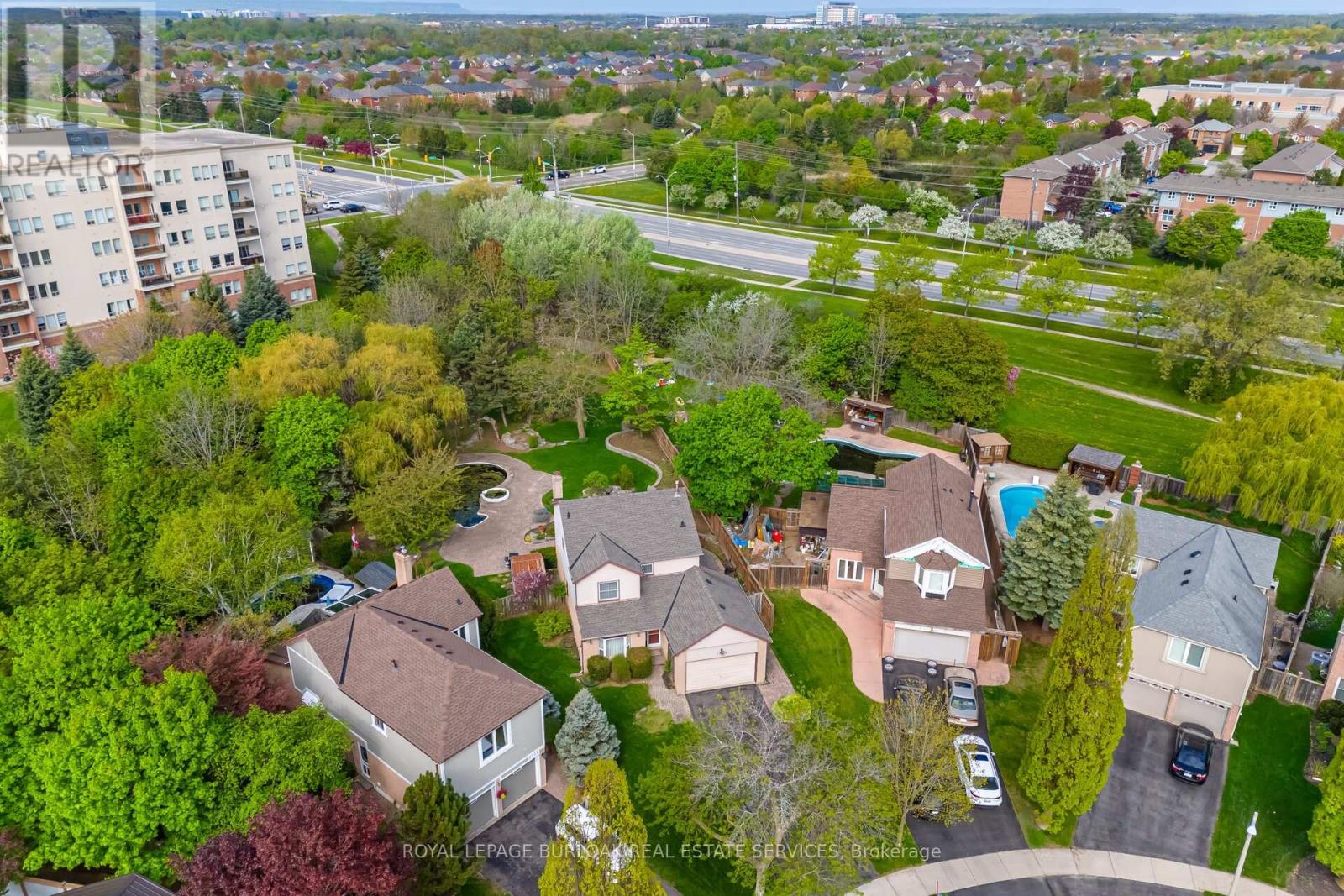 Property at 1545 GREENBRIAR DRIVE image 4