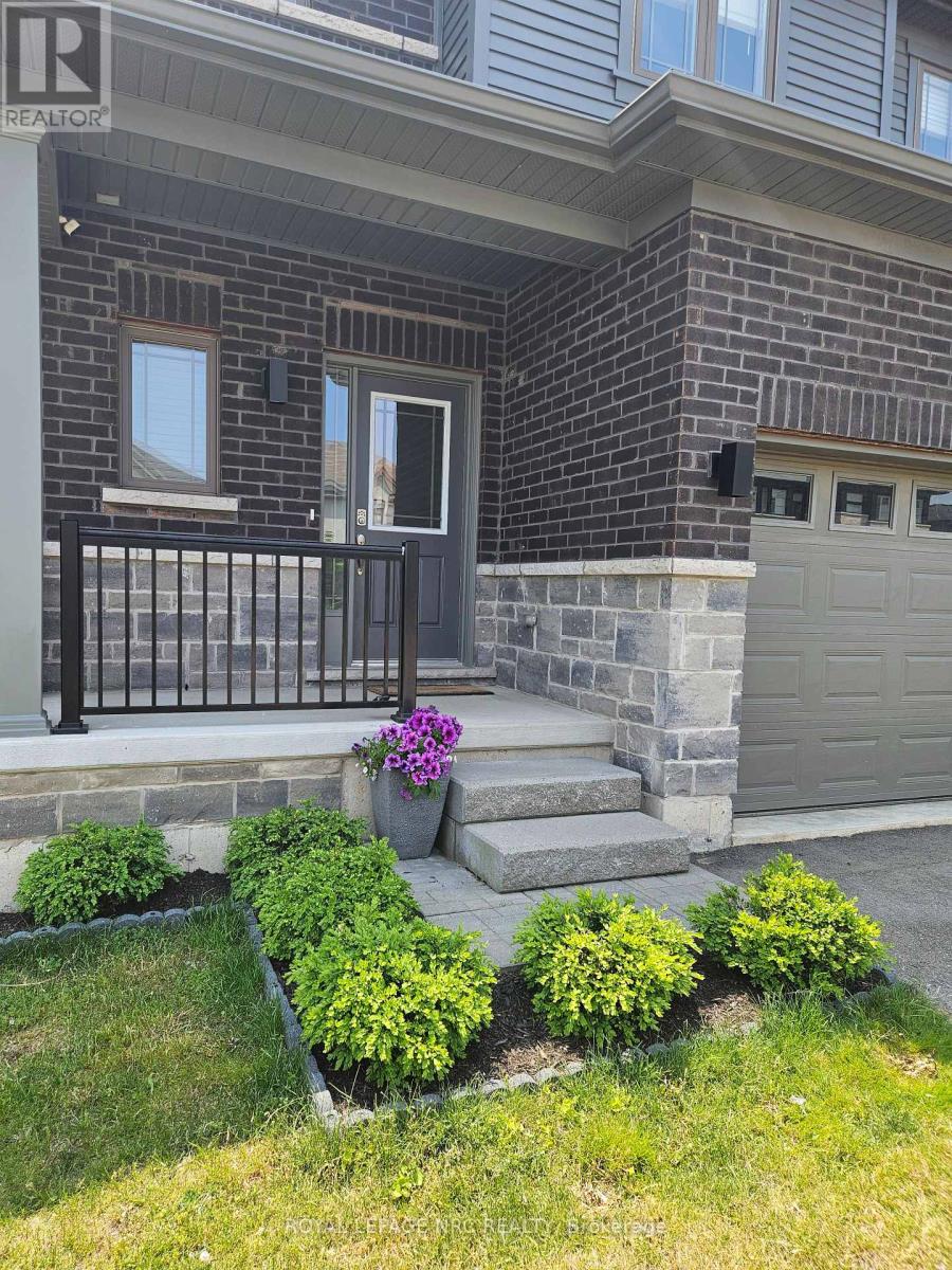 Property at 4062 THOMAS STREET image 3