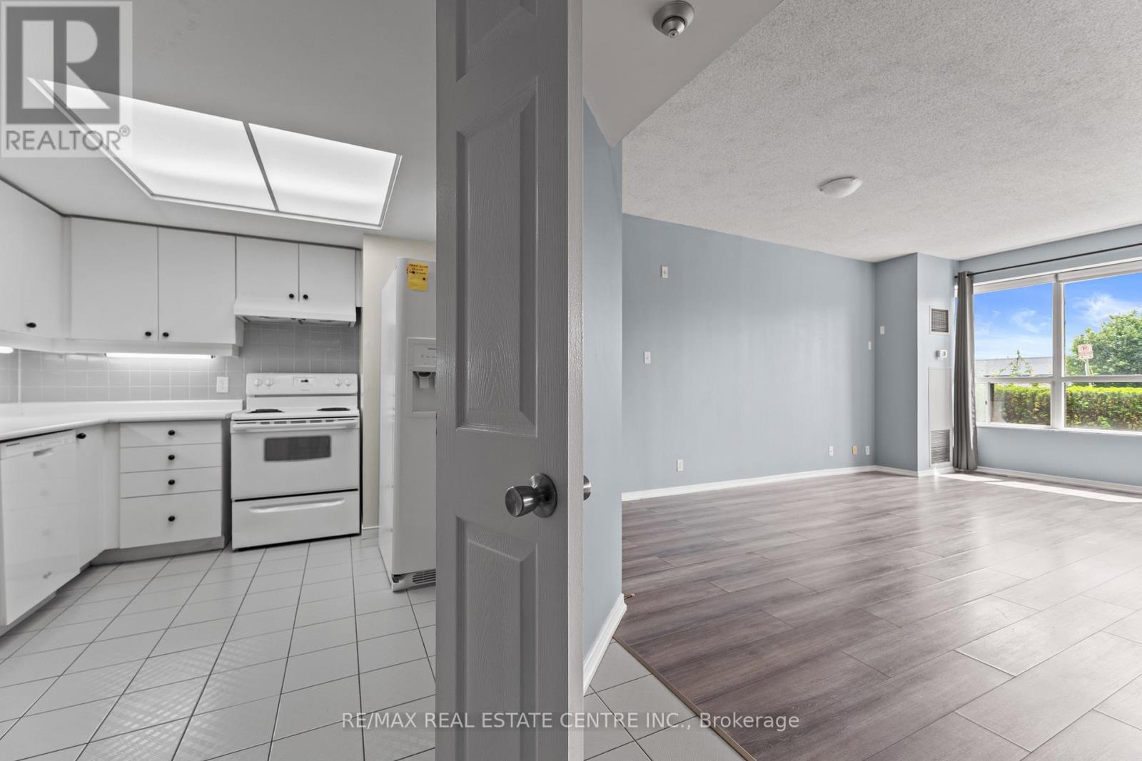 110 - 6 Humberline Drive, Toronto, Ontario  M9W 6X8 - Photo 15 - W12216402