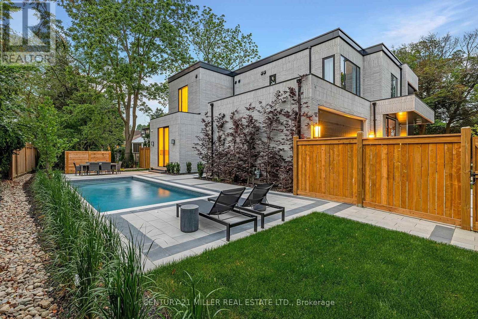 392 Maple Grove Drive, Oakville, Ontario  L6J 4V7 - Photo 46 - W12216169