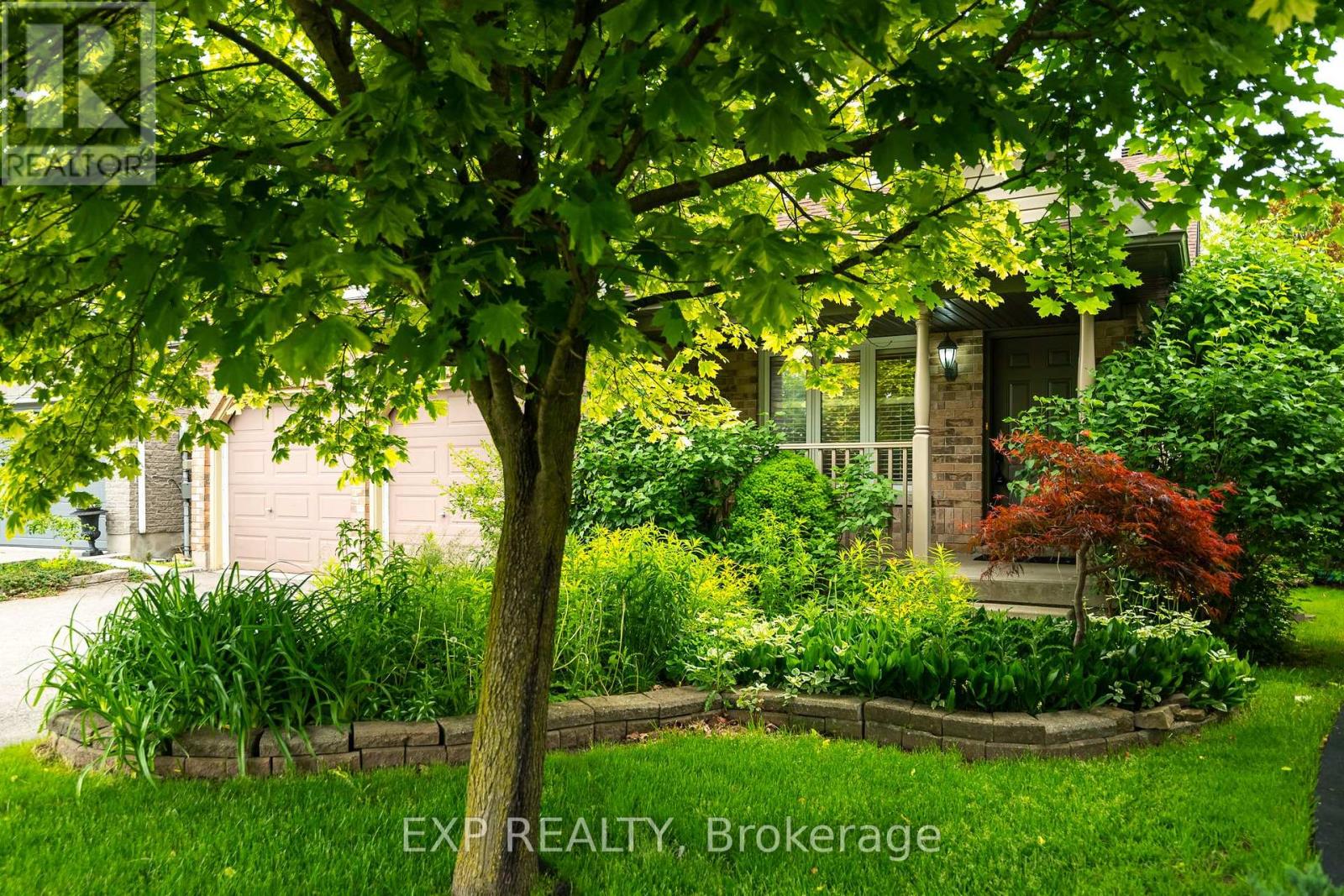 11 Palace Court, Orangeville, Ontario  L9W 5E6 - Photo 2 - W12216201