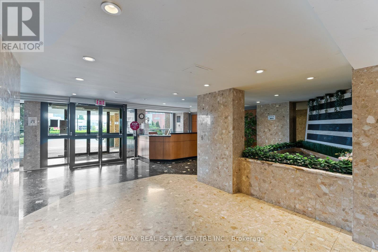 110 - 6 Humberline Drive, Toronto, Ontario  M9W 6X8 - Photo 4 - W12216402