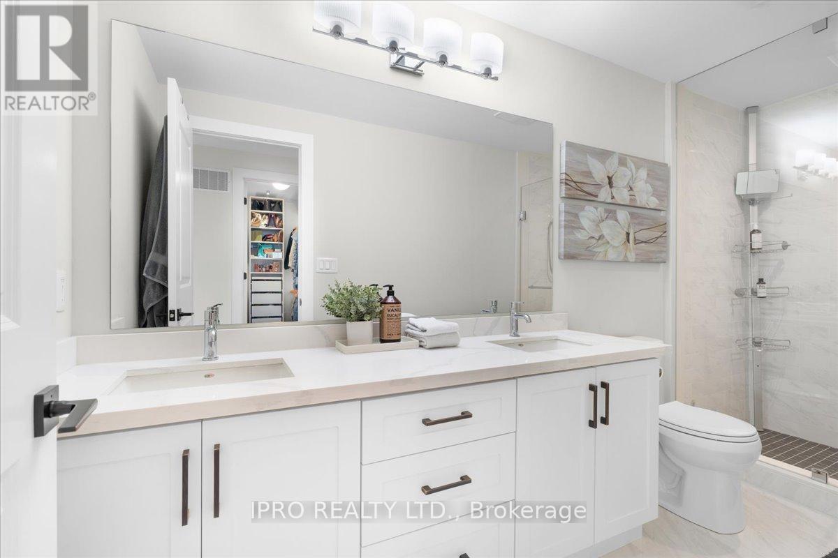 228 Angelene Street, Mississauga, Ontario  L5G 1X4 - Photo 21 - W12216412