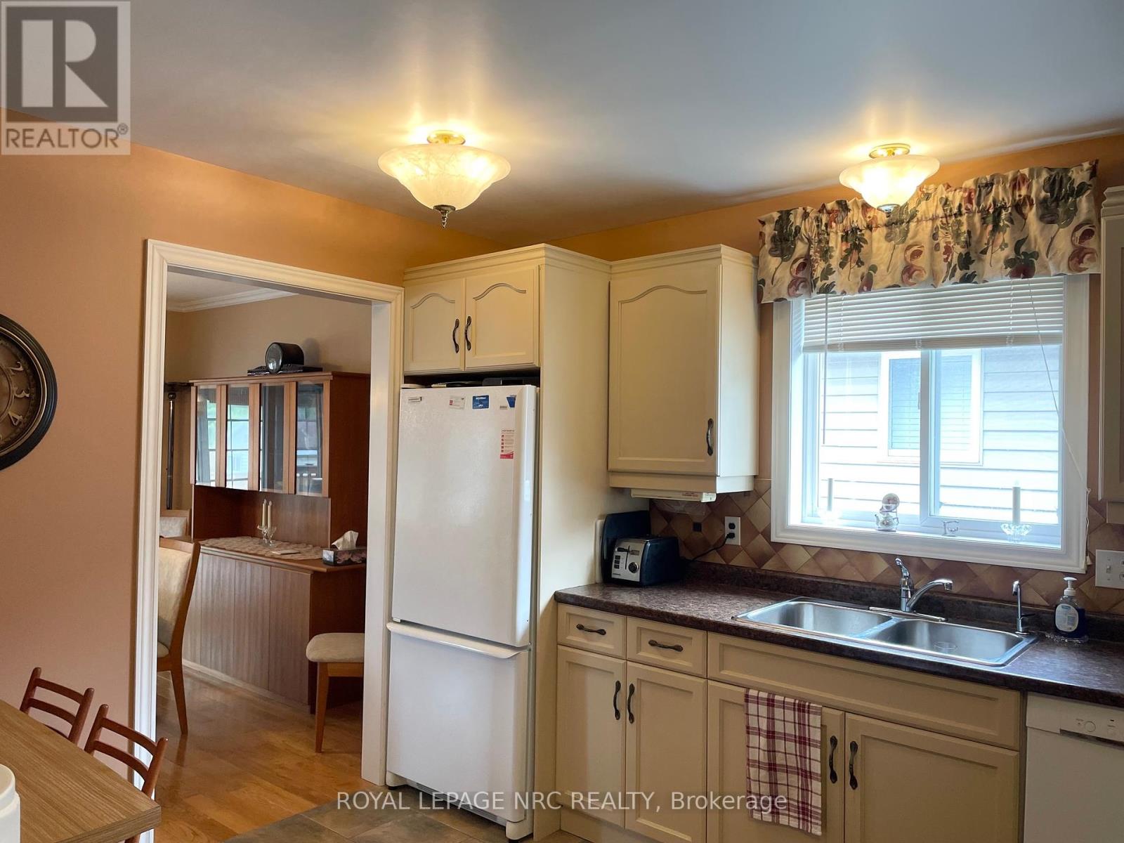 484 Balsam Street, Welland, Ontario  L3C 7G8 - Photo 10 - X12184943