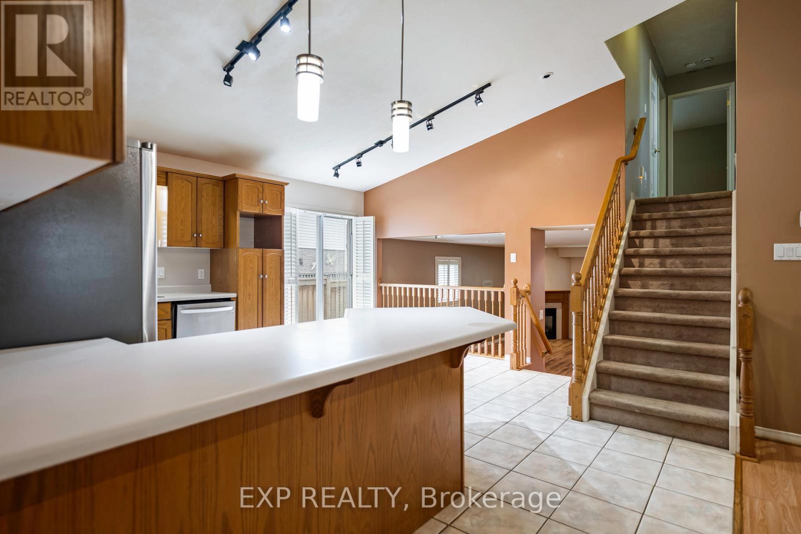 11 Palace Court, Orangeville, Ontario  L9W 5E6 - Photo 13 - W12216201