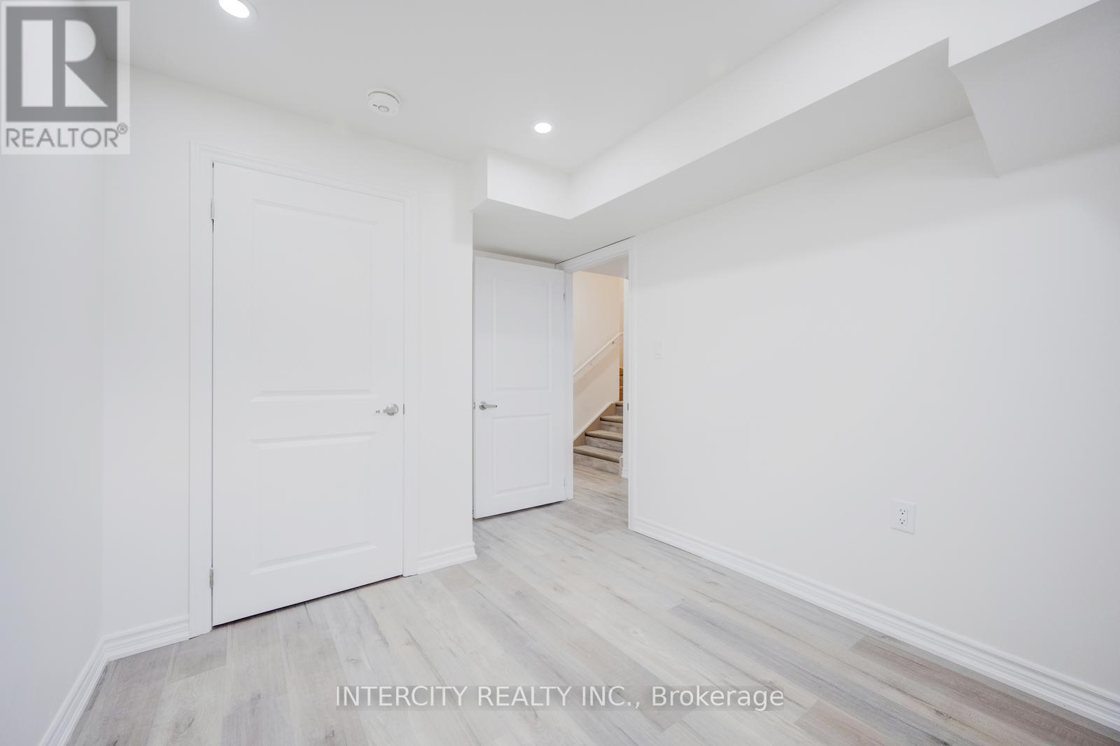 81 Minnock Street, Caledon, Ontario  L7C 4K8 - Photo 46 - W12216120