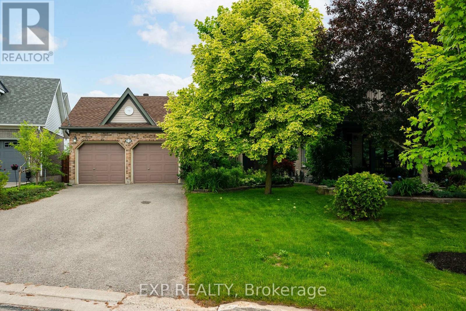 11 PALACE COURT, Orangeville, Ontario